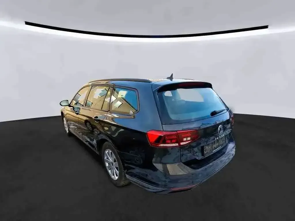 Usata VW Passat 122 CV (89 kW) 2023 Grigio Station wagon