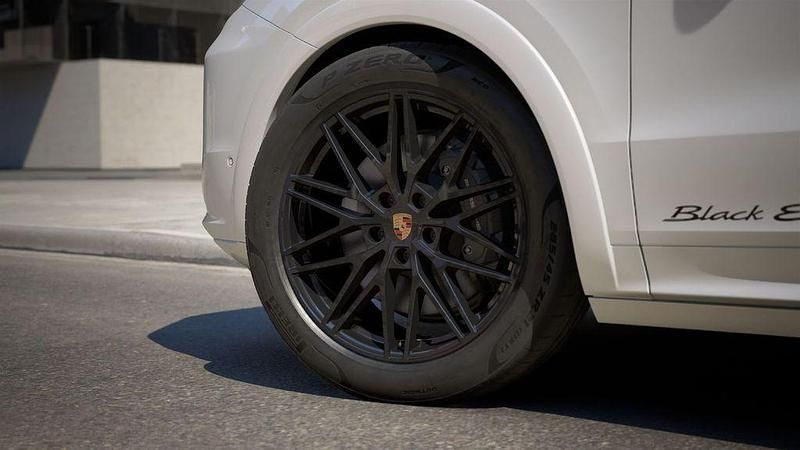 Neu Porsche Cayenne Black Edition 470 PS (345 kW) 2026 Carraraweissmetallic SUV