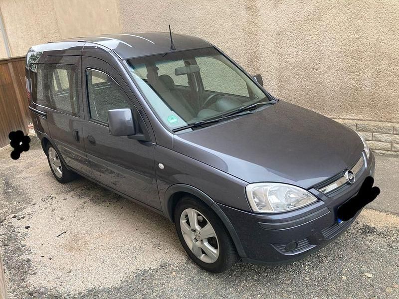 Grau Gebraucht 2004 Opel Combo Van / Kleinbus | 2.000 € (Guter Preis) - Bild 1/4