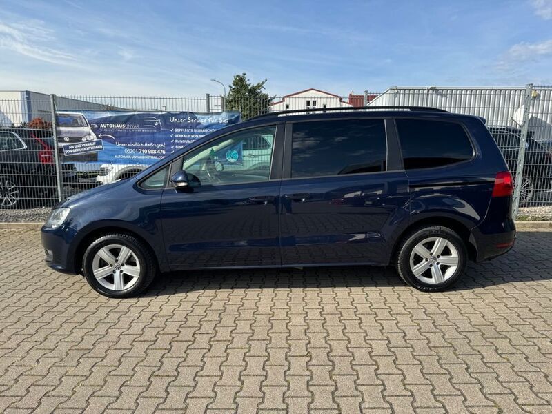 Gebraucht VW Sharan Trendline 140 PS (102 kW) 2011 Blau Van / Kleinbus