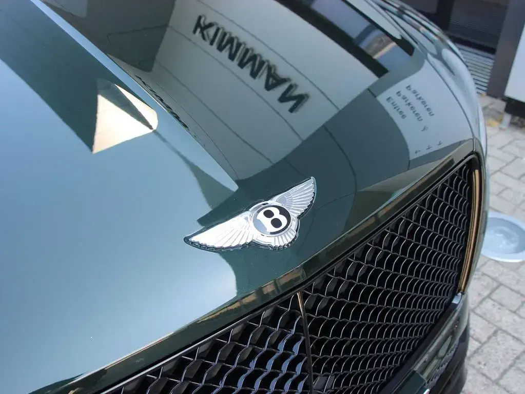 Gebraucht Bentley Bentayga 449 PS (330 kW) 2024 Grün SUV