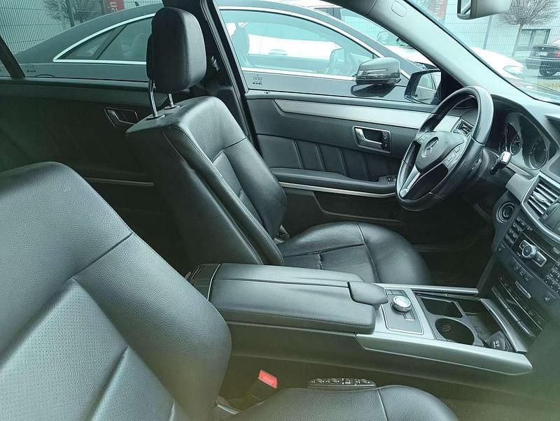 Gebraucht Mercedes E220 Avantgarde 170 PS (125 kW) 2012 Cavansitblau  metalliclack Kombi