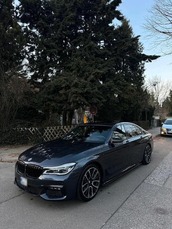 Gebraucht BMW 730 265 PS (194 kW) 2017 Grau Limousine