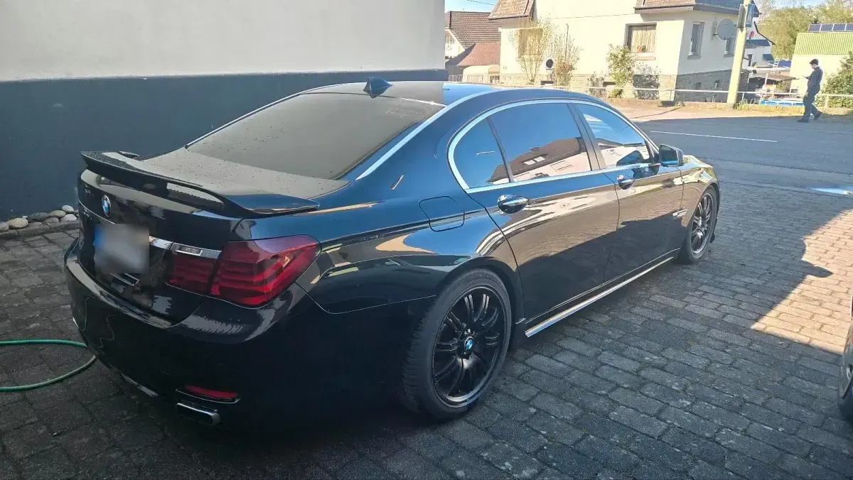 Gebraucht BMW ActiveHybrid 7 600 PS (441 kW) 2010 Schwarz Limousine