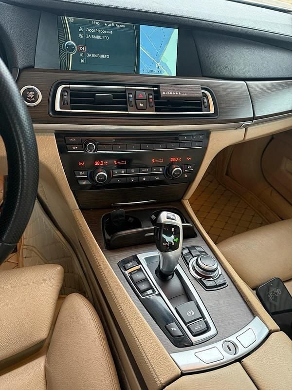 Gebraucht BMW 730 252 PS (185 kW) 2010 Blau Limousine