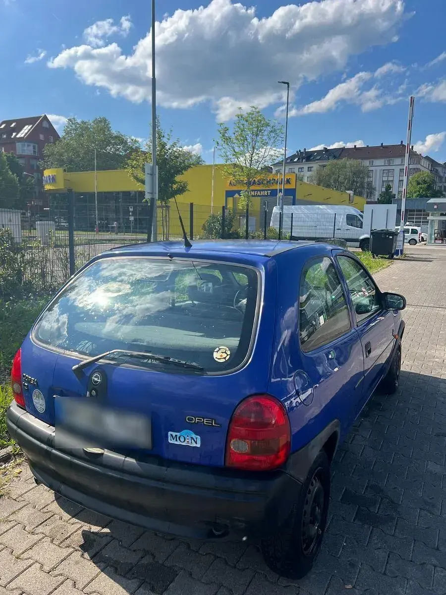 Używany Opel Corsa Swing 45 KM (33 kW) 1996 Niebieski Hatchback