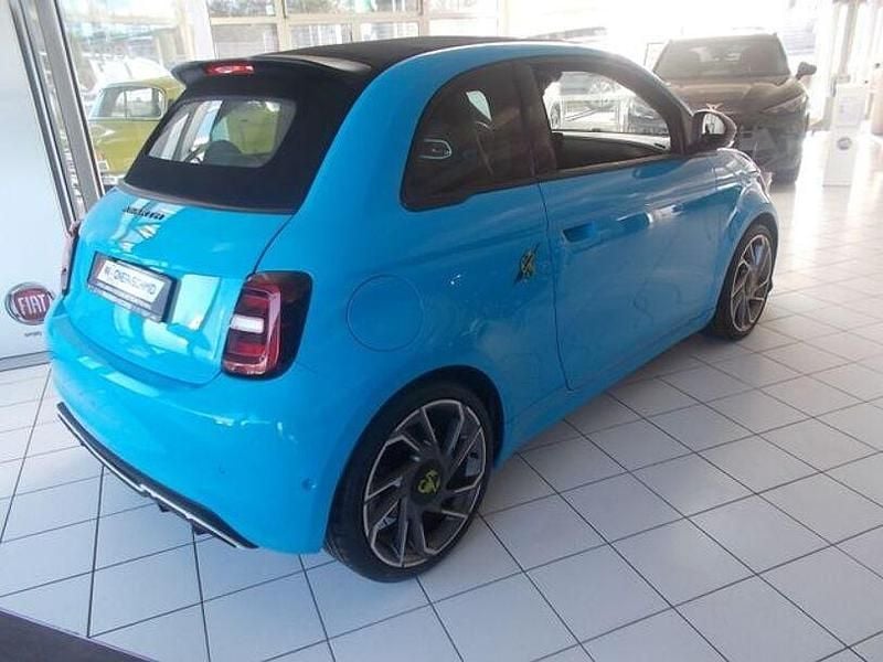 Gebraucht Abarth 500e Scorpionissima 114 kW (155 PS) 2023 Blau Kleinwagen