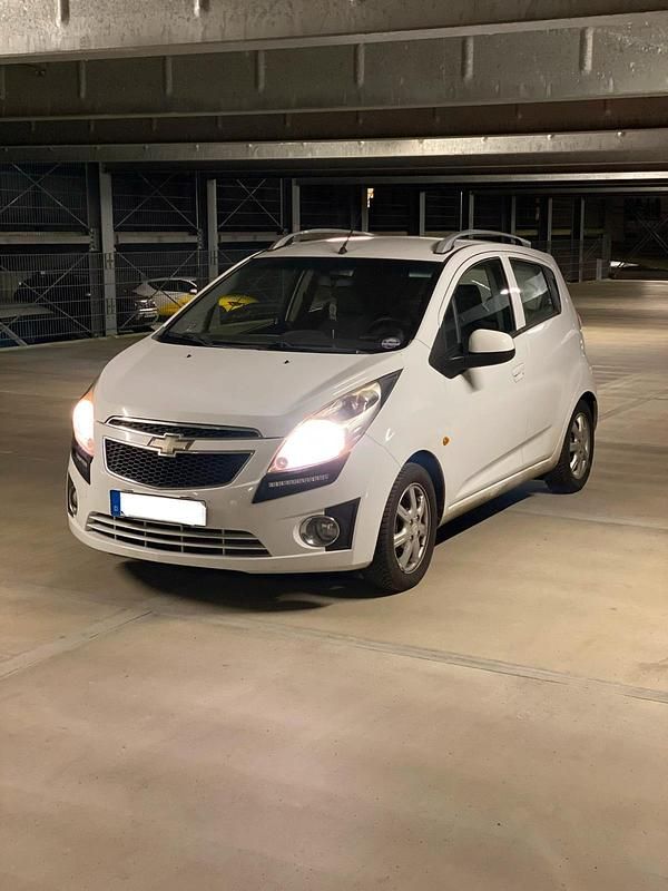 Gebraucht Chevrolet Spark LS 82 PS (60 kW) 2011 Weiß Kleinwagen