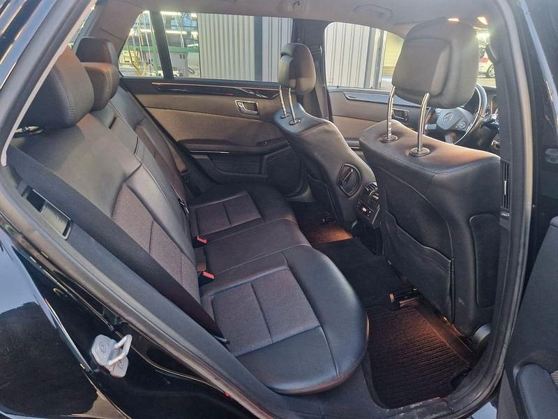 Gebraucht Mercedes E350 Avantgarde 231 PS (169 kW) 2010 Schwarz Limousine