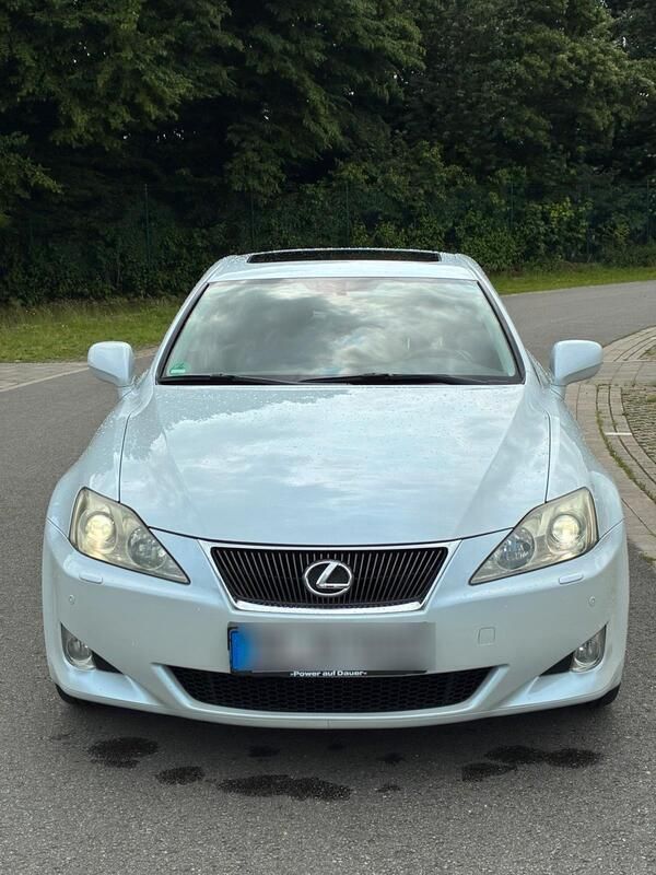 Weiß Gebraucht 2006 Lexus IS220d Limousine | 6.900 € (Teuer) - Bild 1/4