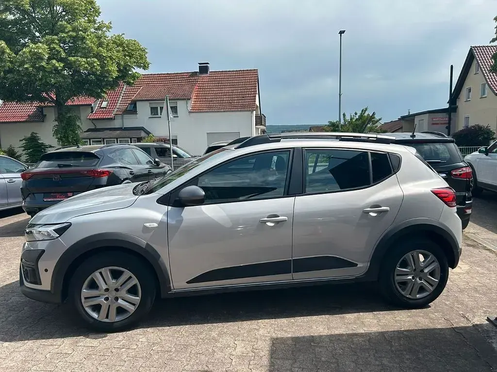 Gebraucht Dacia Sandero Expression 101 PS (74 kW) 2023 Grau SUV