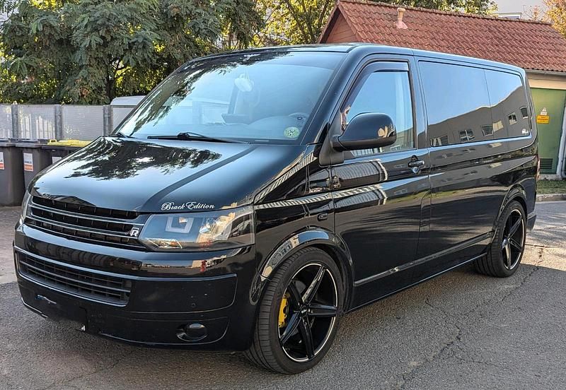 Gebraucht VW Caravelle 140 PS (102 kW) 2012 Schwarz Van / Kleinbus