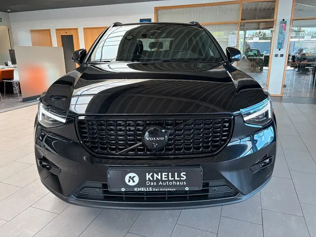 Gebraucht Volvo XC40 Plus 163 PS (119 kW) 2025 Schwarz SUV