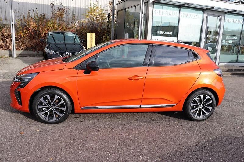 Gebraucht Renault Clio V Techno 94 PS (69 kW) 2024 Valencia orange Limousine