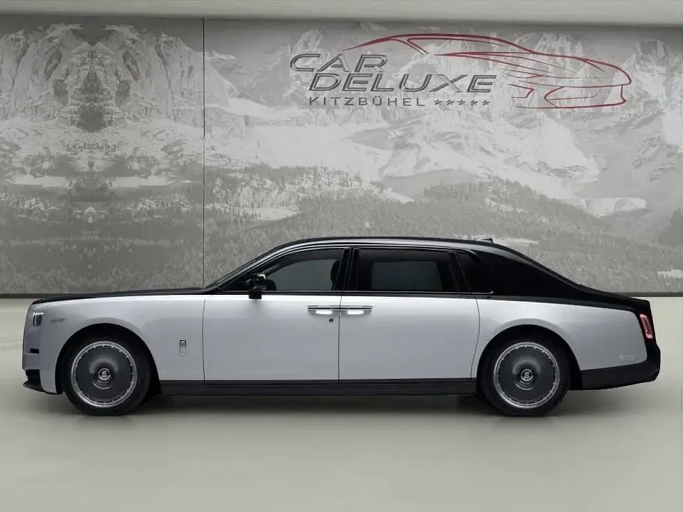 Neu Rolls Royce Phantom 571 PS (419 kW) 2026 Schwarz Limousine