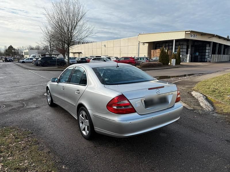 Gebraucht Mercedes E500 306 PS (225 kW) 2004 Silber Limousine