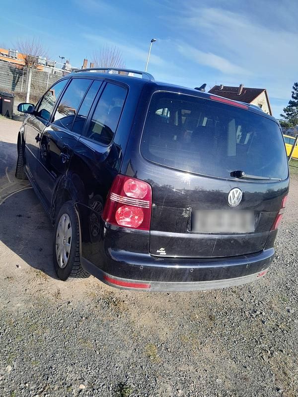Gebraucht VW Touran 105 PS (77 kW) 2008 Schwarz Van / Kleinbus