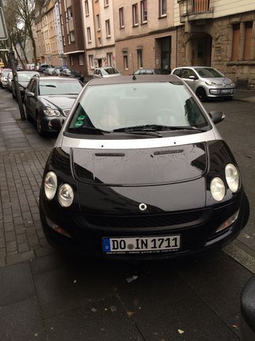 Schwarz metallic Gebraucht 2005 Smart ForFour Kleinwagen | 2.399 € (Etwas zu teuer) - Bild 1/4