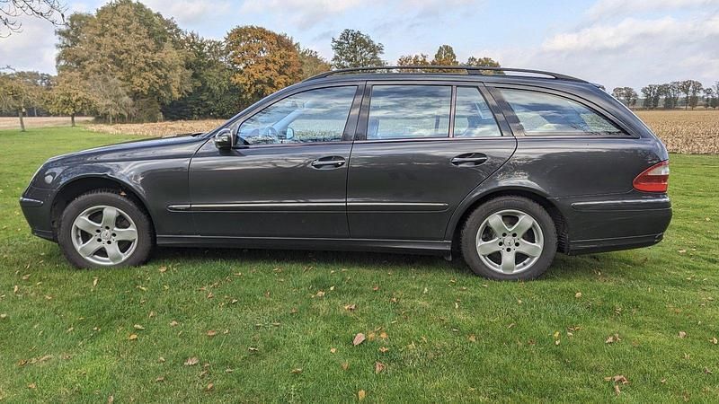 Gebraucht 2004 Mercedes E220 Avantgarde Kombi | 1.800 € (Guter Preis) - Bild 1/4