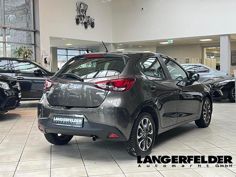 Gebraucht Mazda 2 Center-Line 75 PS (55 kW) 2015 Obsidiangrau metallic Kleinwagen