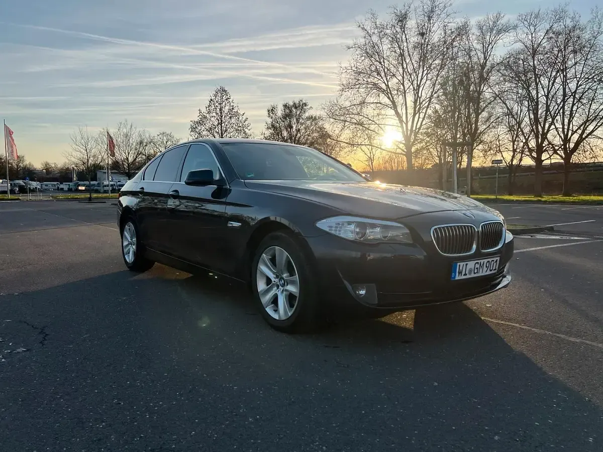 Gebraucht BMW 525 204 PS (150 kW) 2010 Blau Limousine