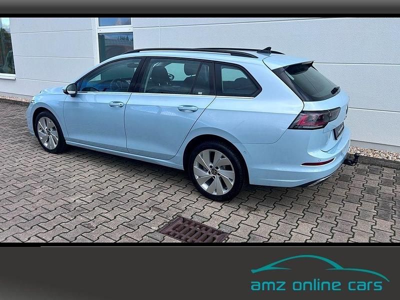 Neu VW Golf VIII Style 150 PS (110 kW) 2025 Blau Kombi