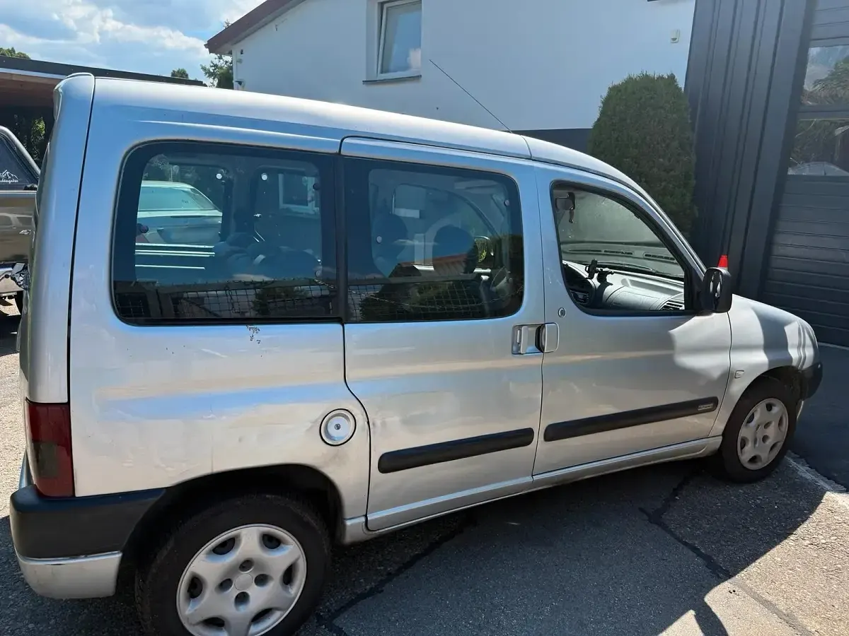 Gebraucht Citroën Berlingo 75 PS (55 kW) 2002 Silber Van / Kleinbus