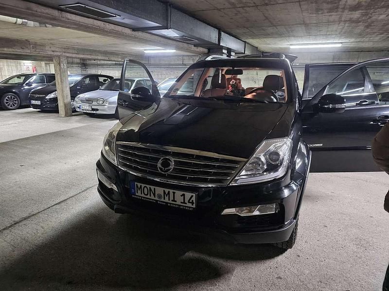 Usata SsangYong Rexton Sapphire 178 CV (130 kW) 2013 Nero SUV