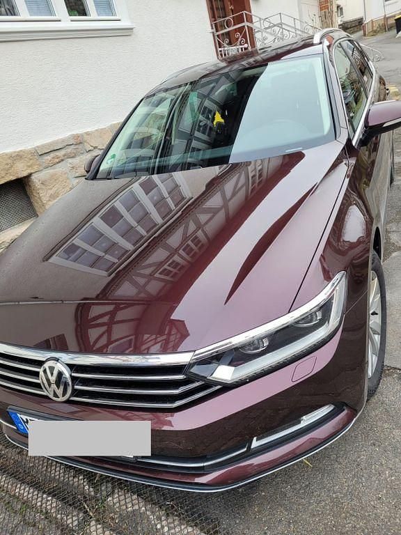 Gebraucht VW Passat Highline 150 PS (110 kW) 2018 Rot Kombi