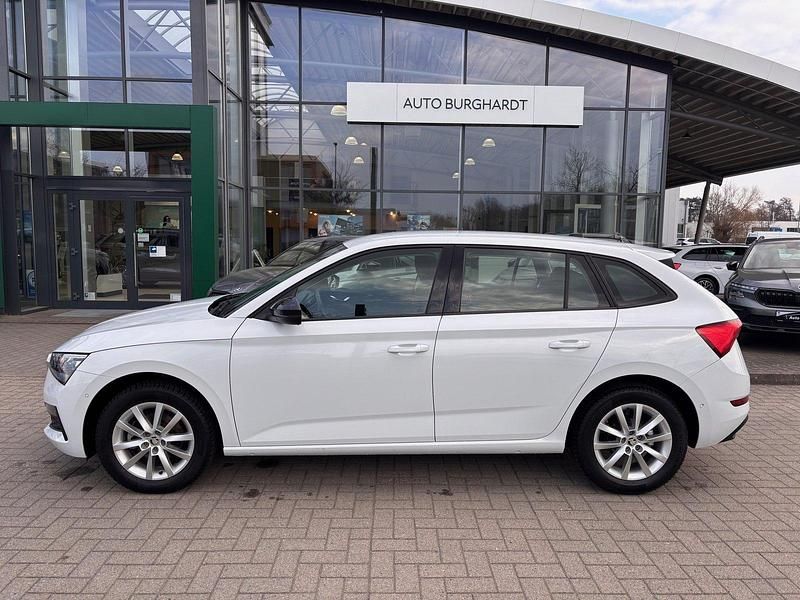 Gebraucht Skoda Scala Ambition 116 PS (85 kW) 2019 Weiß Kleinwagen
