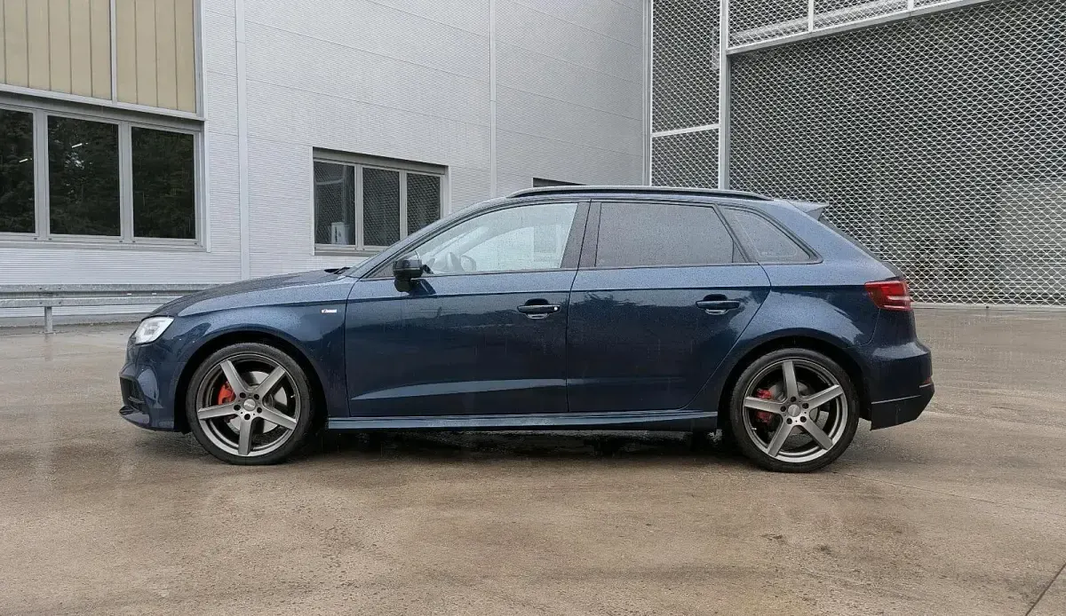 Gebraucht Audi A3 S-Line 190 PS (139 kW) 2019 Blau Limousine