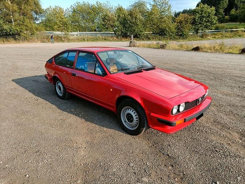 Gebraucht Alfa Romeo Alfetta 131 PS (96 kW) 1981 Rot Limousine
