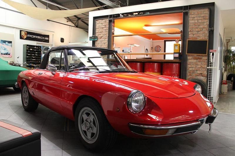 Gebraucht Alfa Romeo Spider Veloce 126 PS (92 kW) 1981 Rot Cabrio