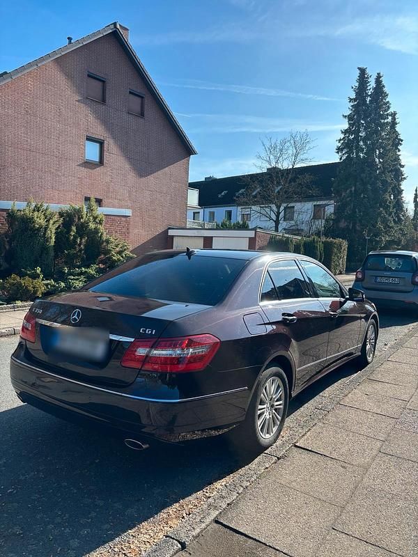Gebraucht Mercedes E350 292 PS (214 kW) 2009 Braun Limousine