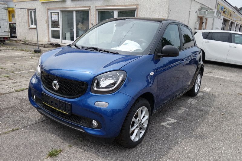 Blau Gebraucht 2018 Smart ForFour Basis Limousine | 6.800 € (Guter Preis) - Bild 1/4