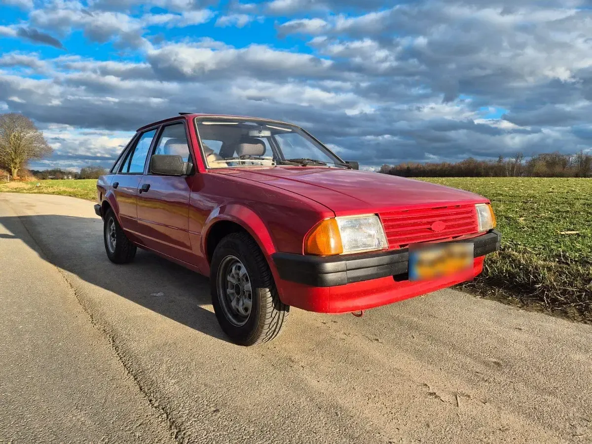 Gebraucht Ford Escort 54 PS (39 kW) 1985 Rot Limousine