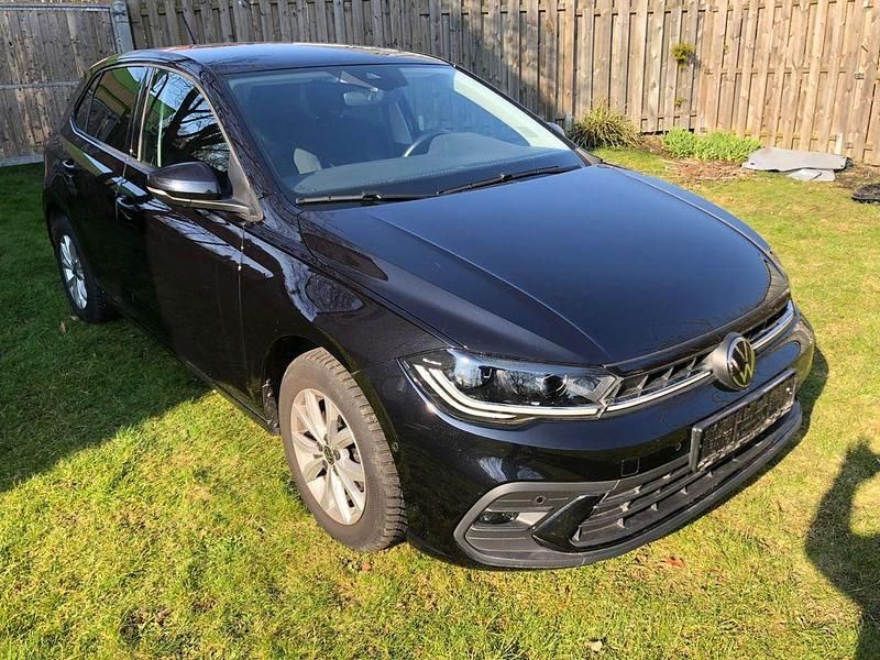 Gebraucht VW Polo Active 110 PS (80 kW) 2023 Schwarz Kleinwagen