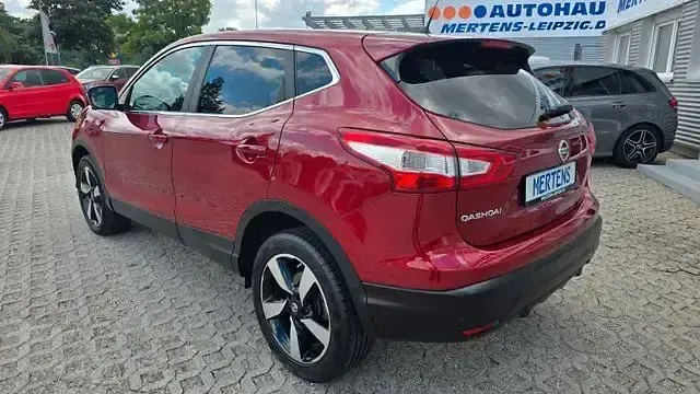 Gebraucht Nissan Qashqai 360º 163 PS (119 kW) 2015 Rot SUV