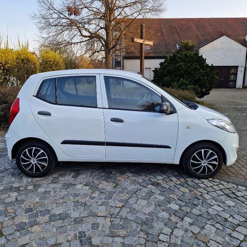 Second-hand Hyundai i10 70 CP (51 kW) 2013 Alb Hatchback