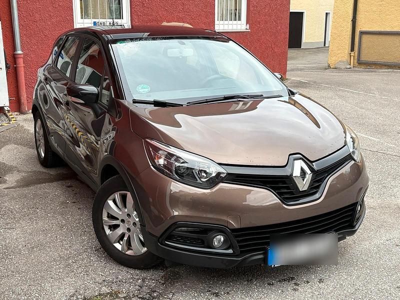 Braun Gebraucht 2014 Renault Captur Dynamique SUV | 12.500 € (Teuer) - Bild 1/4