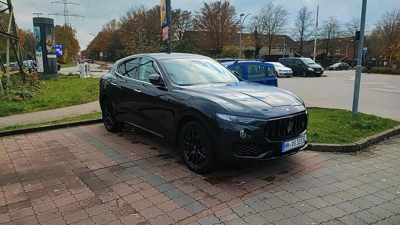 Gebraucht Maserati Levante 275 PS (202 kW) 2017 Schwarz SUV