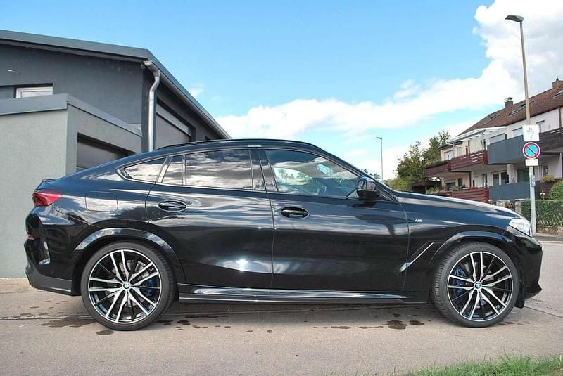 Saphirschwarz Gebraucht 2020 BMW X6 M Sport SUV | 52.500 € (Teuer) - Bild 1/4