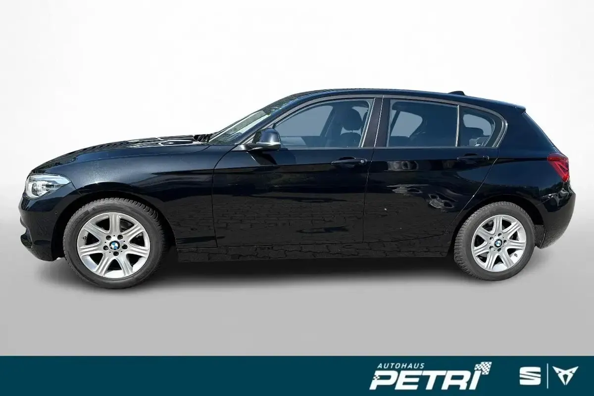 Gebraucht BMW 118 Advantage 136 PS (100 kW) 2019 Black sapphire metallic Kleinwagen