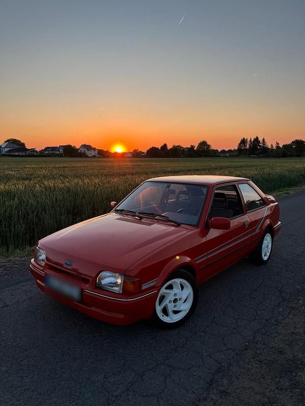 Gebraucht Ford Escort 73 PS (53 kW) 1988 Rot Coupé