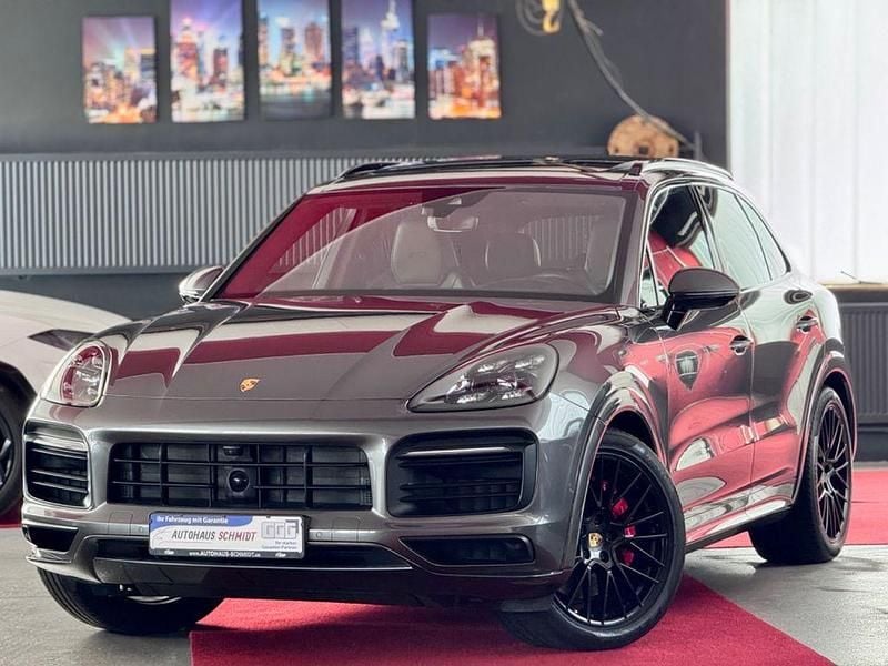 Grau Gebraucht 2021 Porsche Cayenne GTS SUV | 87.900 € (Guter Preis) - Bild 1/4