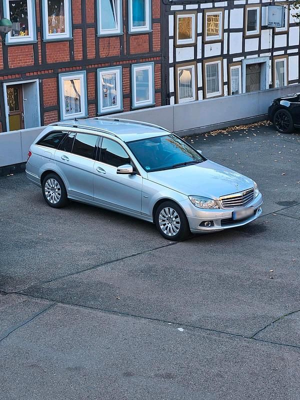 Gebraucht Mercedes C180 156 PS (114 kW) 2010 Grau Kombi