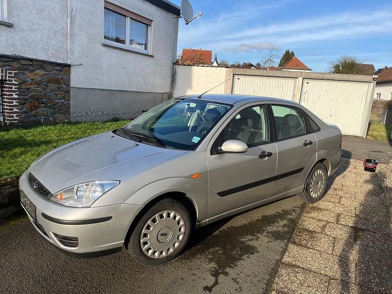 Gebraucht Ford Focus Ambiente 101 PS (74 kW) 2003 Silber Limousine