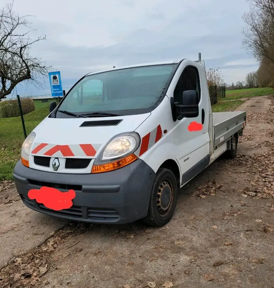 Usata Renault Trafic 101 CV (74 kW) 2006 Bianco Monovolume