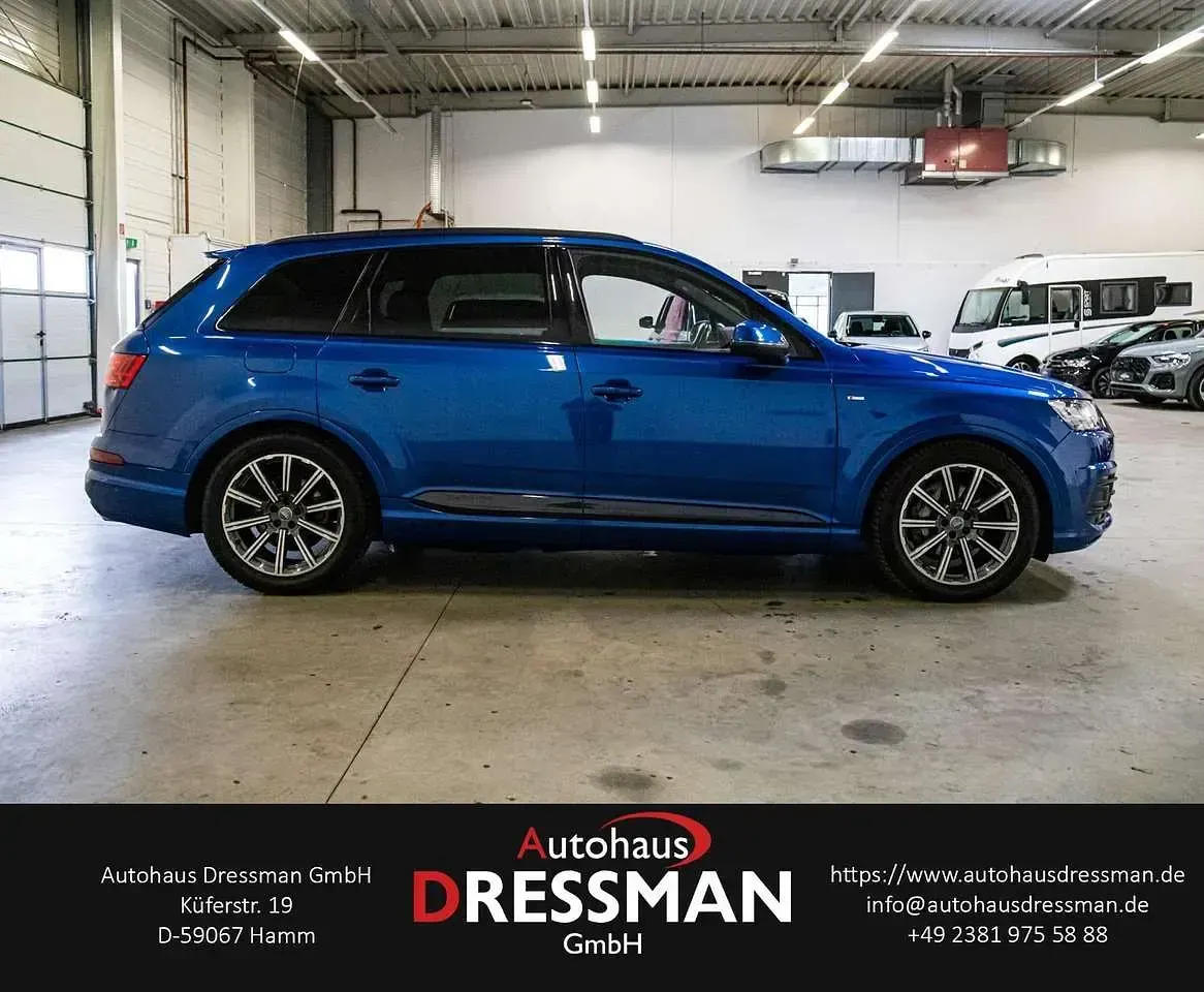 Używany Audi Q7 S-Line 272 KM (200 kW) 2016 Niebieski SUV