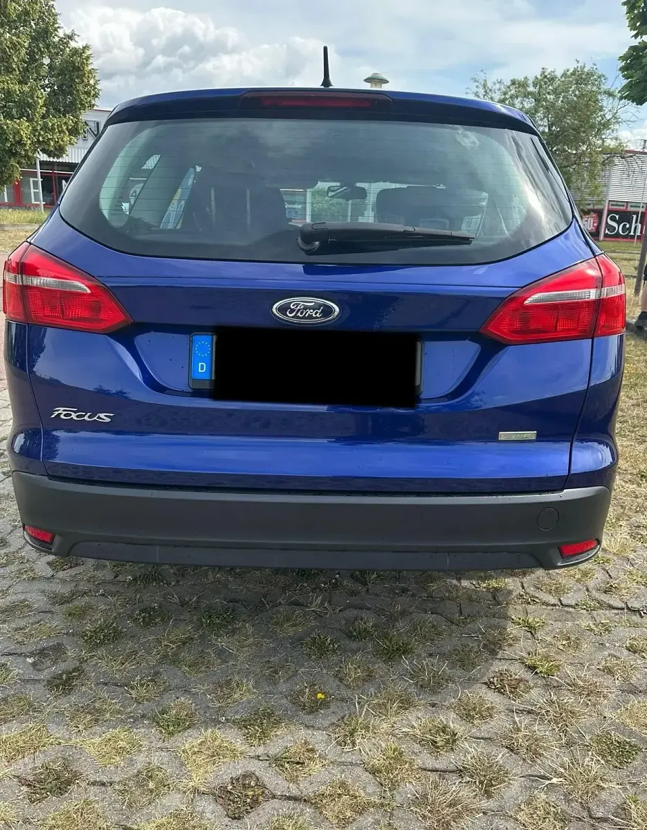 Gebraucht Ford Focus 100 PS (73 kW) 2016 Blau Kombi